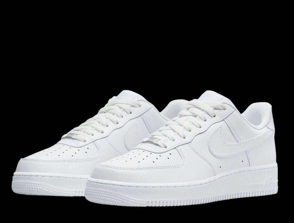 Nike Air Force 1 07 Triple White